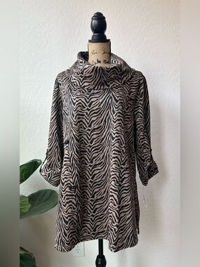 Calessa Jacquard Knit Zebra Print Cowl Neck Roll Tab Sleeve Tunic Size 1X